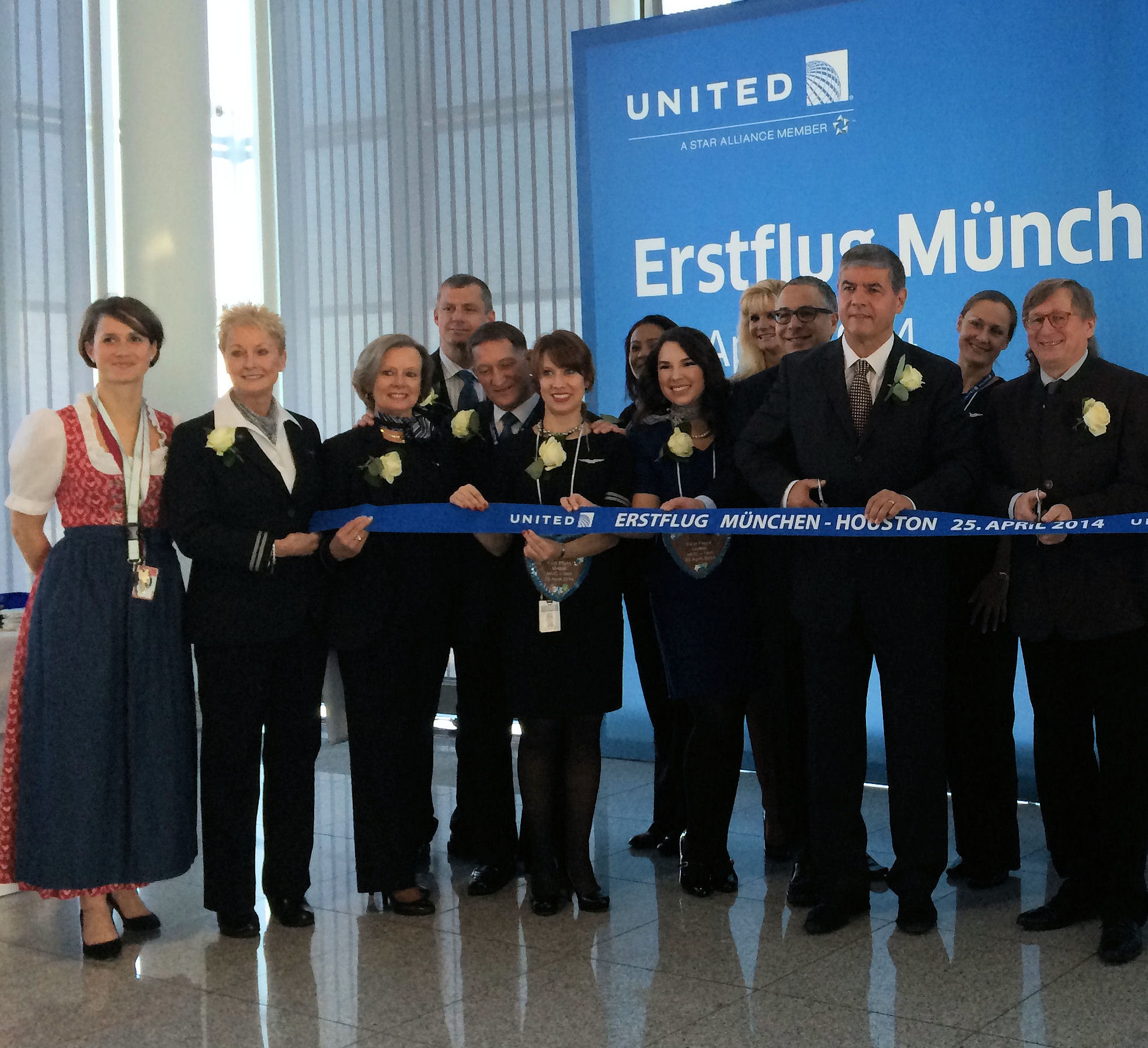 Ribbon Cutting anlässlich des United Airlines Erstfluges von München nach Houston Ribbon Cutting anlässlich des United Airlines Erstfluges von München nach Houston