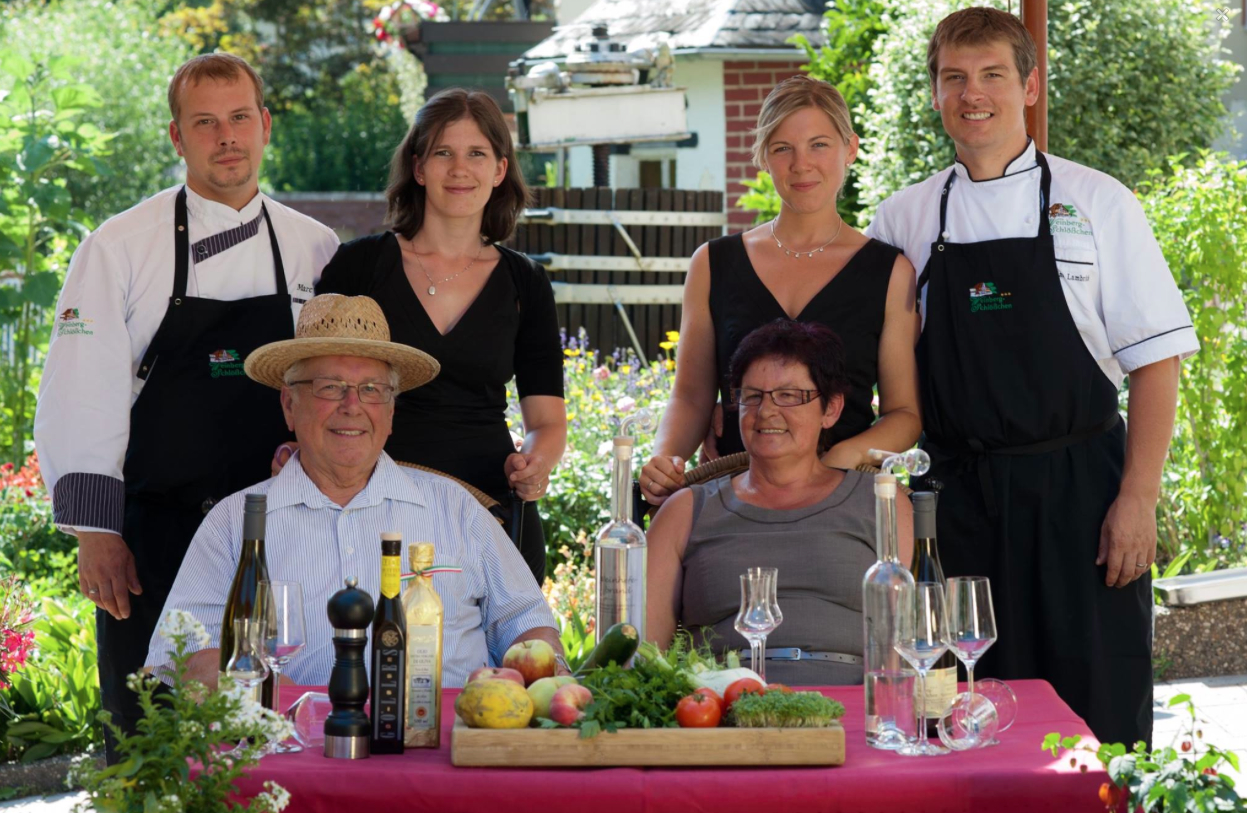 Familie Lambrich, Inhaber Hotel & Restaurant Weinberg Schlösschen Familie Lambrich, Inhaber Hotel & Restaurant Weinberg Schlösschen