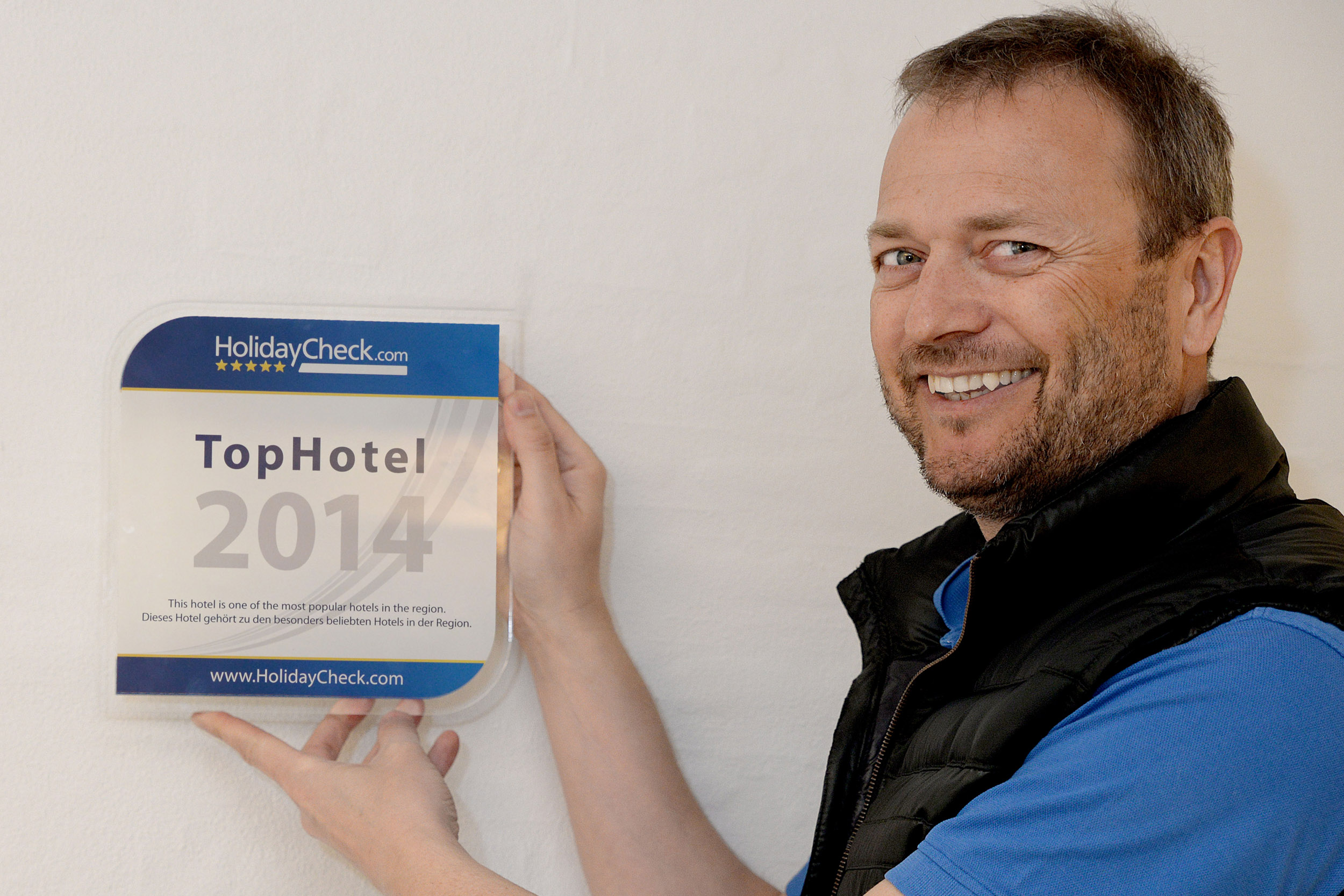 ESMARCH gewinnt HolidayCheck Award ESMARCH gewinnt HolidayCheck Award