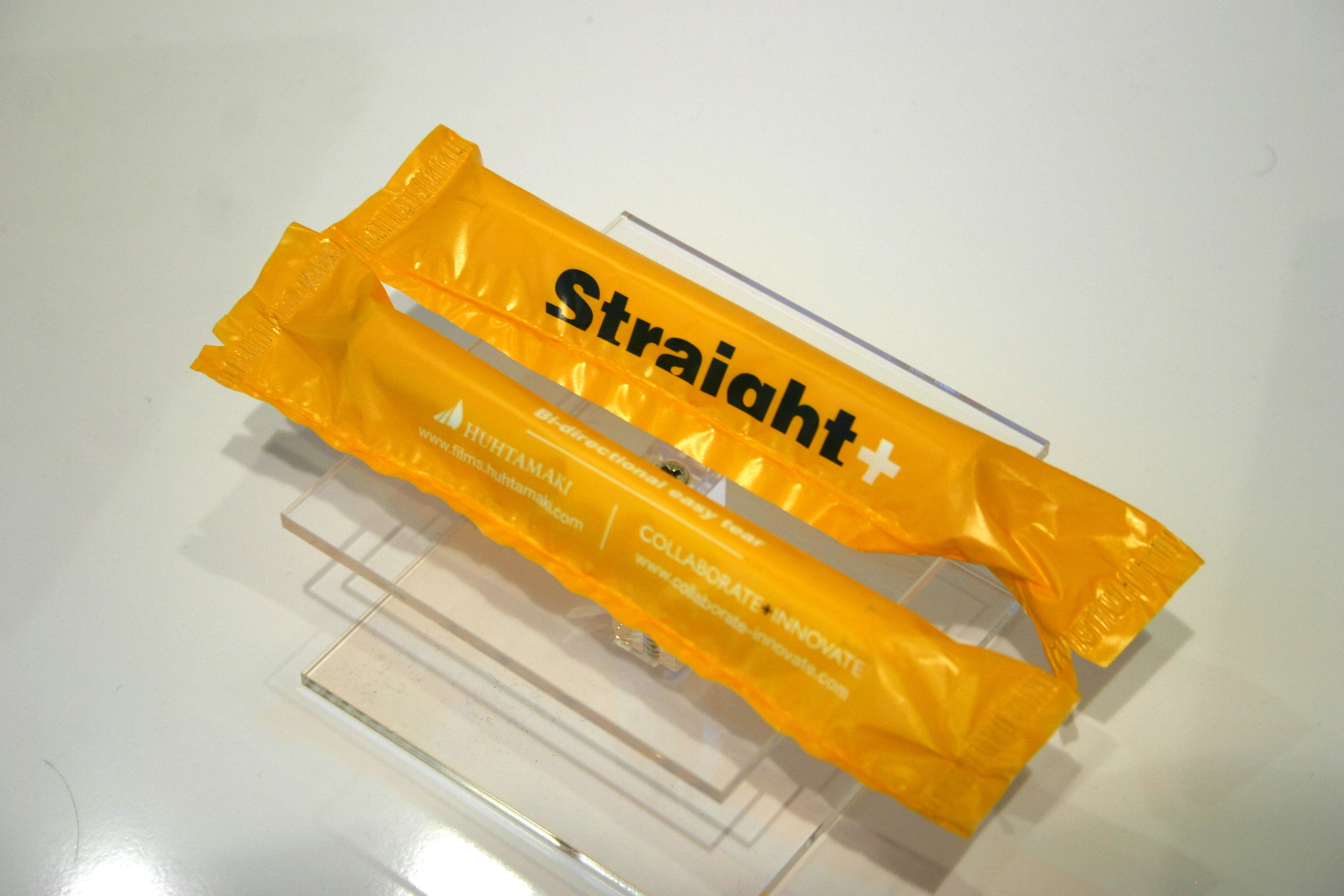 Straight+ ist die Neue, die sich in beide Richtungen reißen lässt. Straight+ ist die Neue, die sich in beide Richtungen reißen lässt.