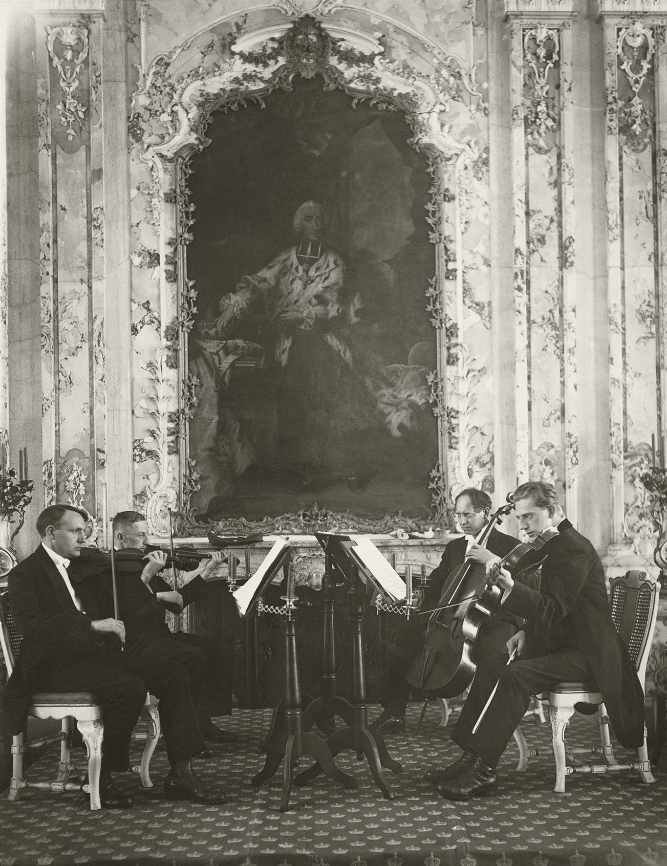 August Sander: Das Brühler Schlossquartet, um 1922 August Sander: Das Brühler Schlossquartet, um 1922