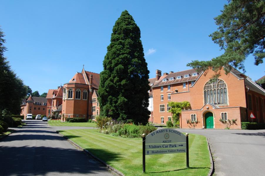 St Mary?s School Ascot entscheidet sich für Matrix42 Workspace Management St Mary?s School Ascot entscheidet sich für Matrix42 Workspace Management