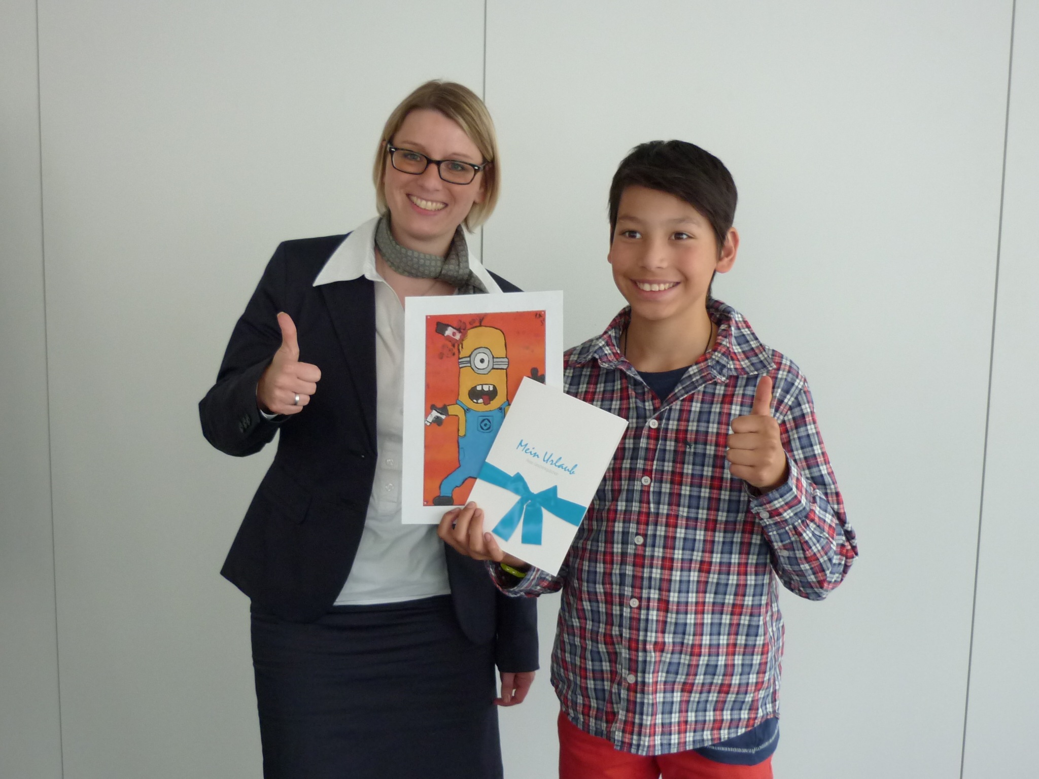 Janka Keßler mit Gewinner Yannik Kalkoffen Janka Keßler mit Gewinner Yannik Kalkoffen