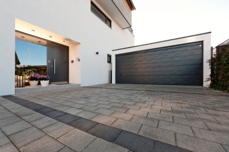 Schlichtes Design mit klaren Linien: Damit passen Zapf-Garagen hervorragend zu Wohnhäusern im Bauhau Schlichtes Design mit klaren Linien: Damit passen Zapf-Garagen hervorragend zu Wohnhäusern im Bauhau
