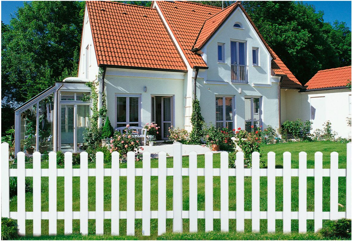 Das Produktspektrum von KM Zaun umfasst u.a. Zäune, Tore, Türen, Pfosten, Latten und Zubehör Das Produktspektrum von KM Zaun umfasst u.a. Zäune, Tore, Türen, Pfosten, Latten und Zubehör