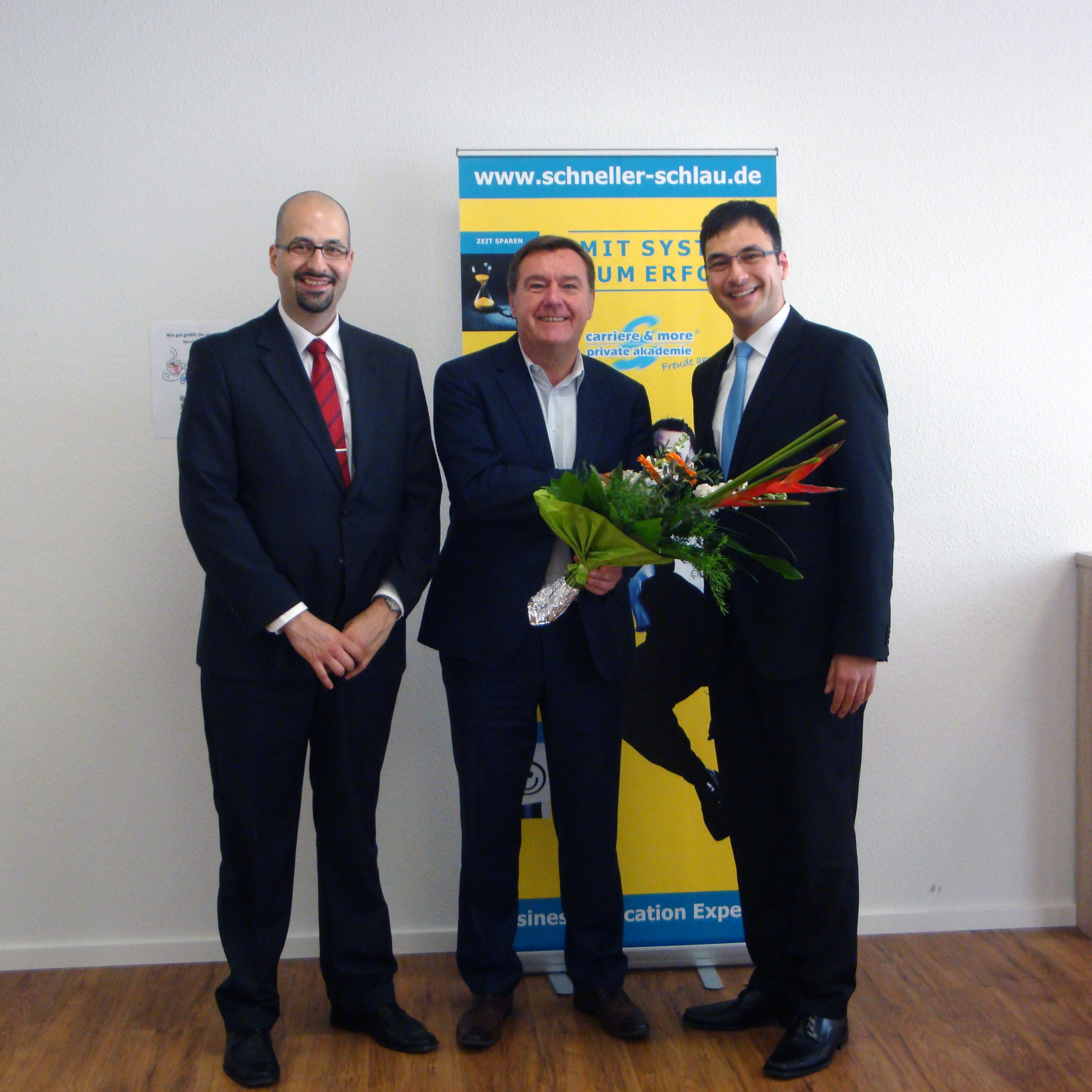 von links nach rechts: Önder Özbekler, Oberbürgermeister Claus Kaminsky und Ömer Özbekler von links nach rechts: Önder Özbekler, Oberbürgermeister Claus Kaminsky und Ömer Özbekler