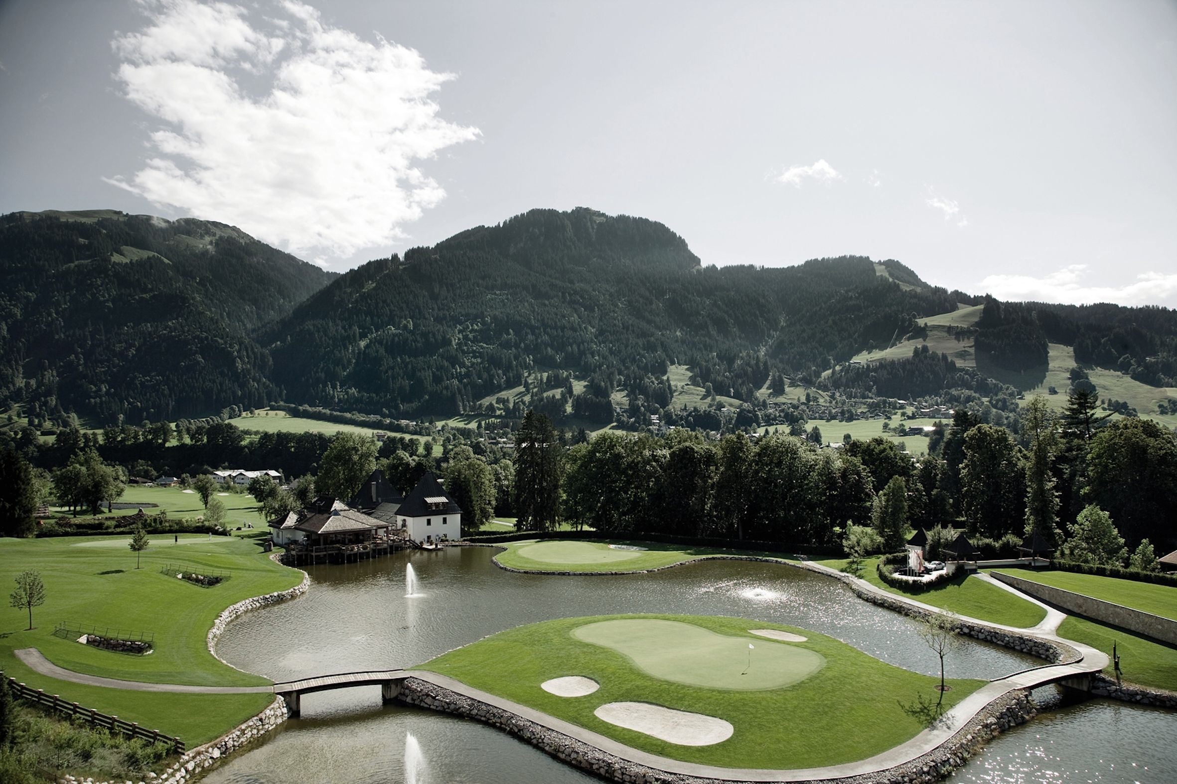 Das A-ROSA Kitzbühel mit dem Golfclub Kitzbühel ist 2014 Finalaustragungsort der Golftrophy.