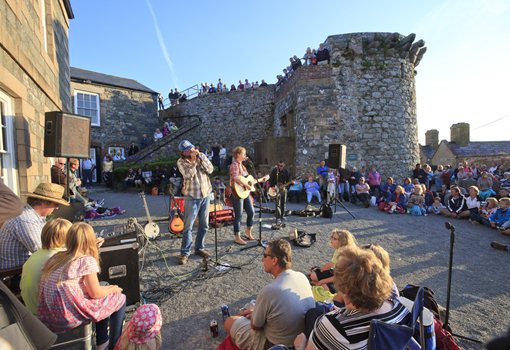 St. Peter Port: Live-Musik am Castle Cornet St. Peter Port: Live-Musik am Castle Cornet