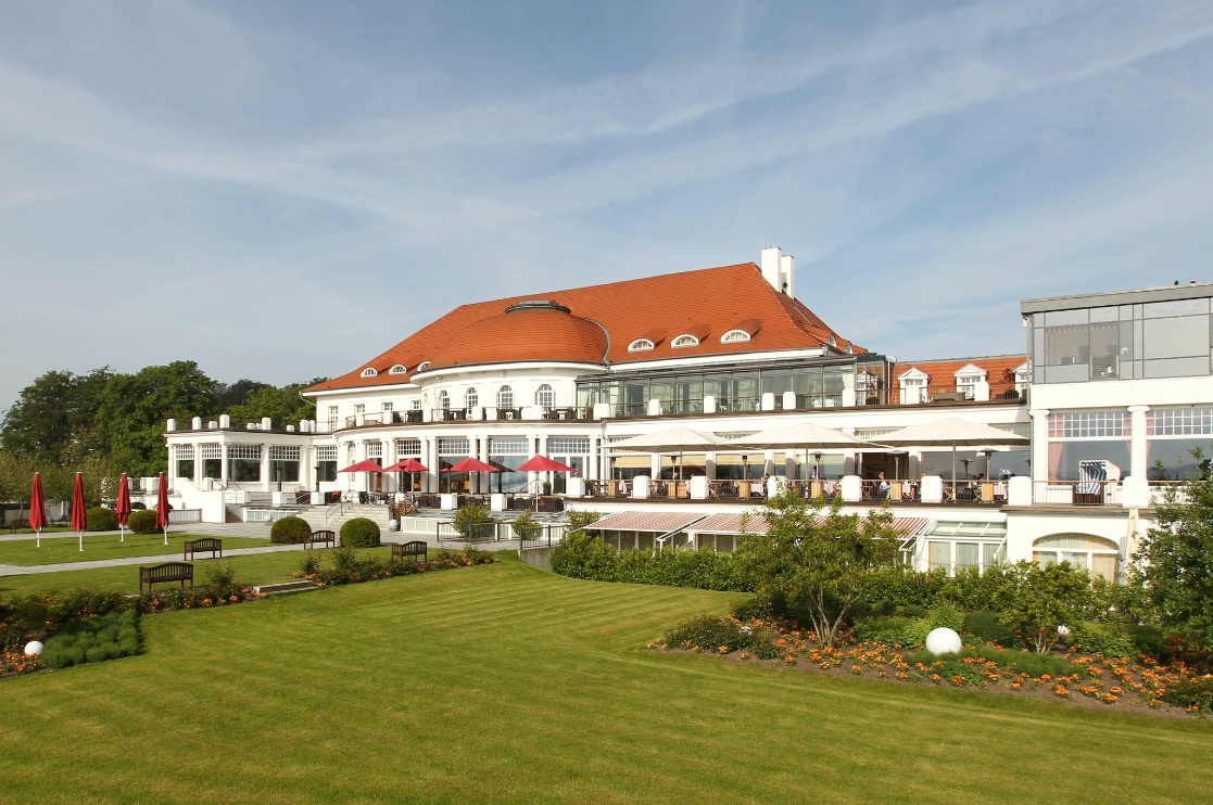 Sommerlounge im COLUMBIA Hotel Casino Travemünde Sommerlounge im COLUMBIA Hotel Casino Travemünde