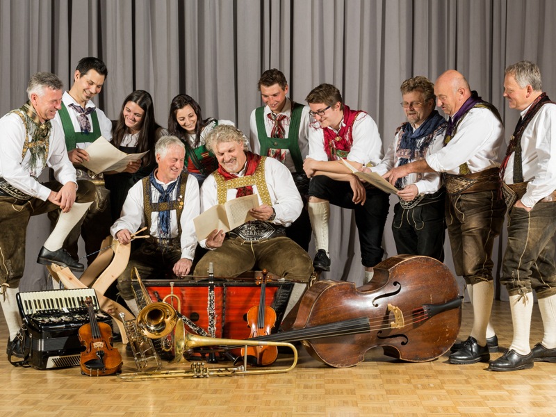 Die?Altmatreier Tanzmusik?ist weitüber die Landesgrenzen bekannt. Die?Altmatreier Tanzmusik?ist weitüber die Landesgrenzen bekannt.
