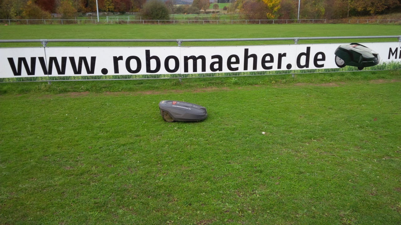 Rasenroboter-Stadiontag Rasenroboter-Stadiontag