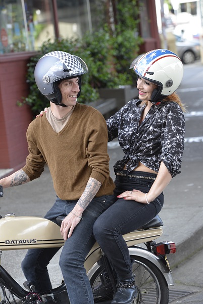 Die neuen Nutcase-Motorradhelme geben ein gutes Bild.