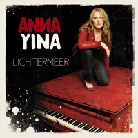 ANNA YINA und ihr roter Flügel gehen auf Tour!