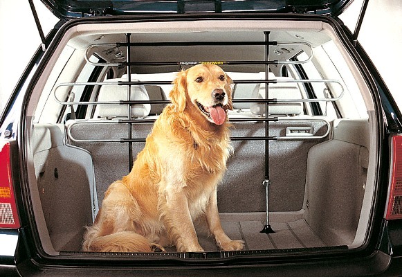 Die Auto-Hundegitter der Highway Serie gibt es für viele verschiedene Fahrzeugtypen. Die Auto-Hundegitter der Highway Serie gibt es für viele verschiedene Fahrzeugtypen.