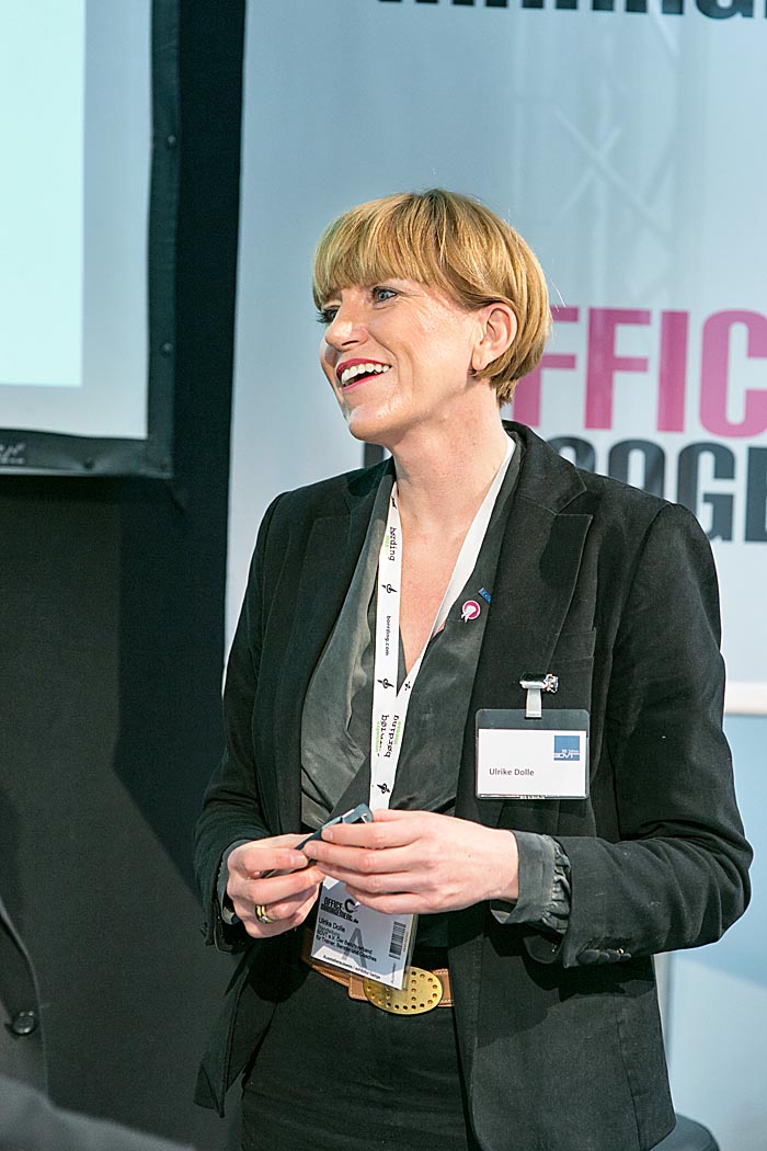 Serviceexpertin Ulrike Dolle spricht auf der OFFICE MANAGEMENT in Stuttgart Serviceexpertin Ulrike Dolle spricht auf der OFFICE MANAGEMENT in Stuttgart