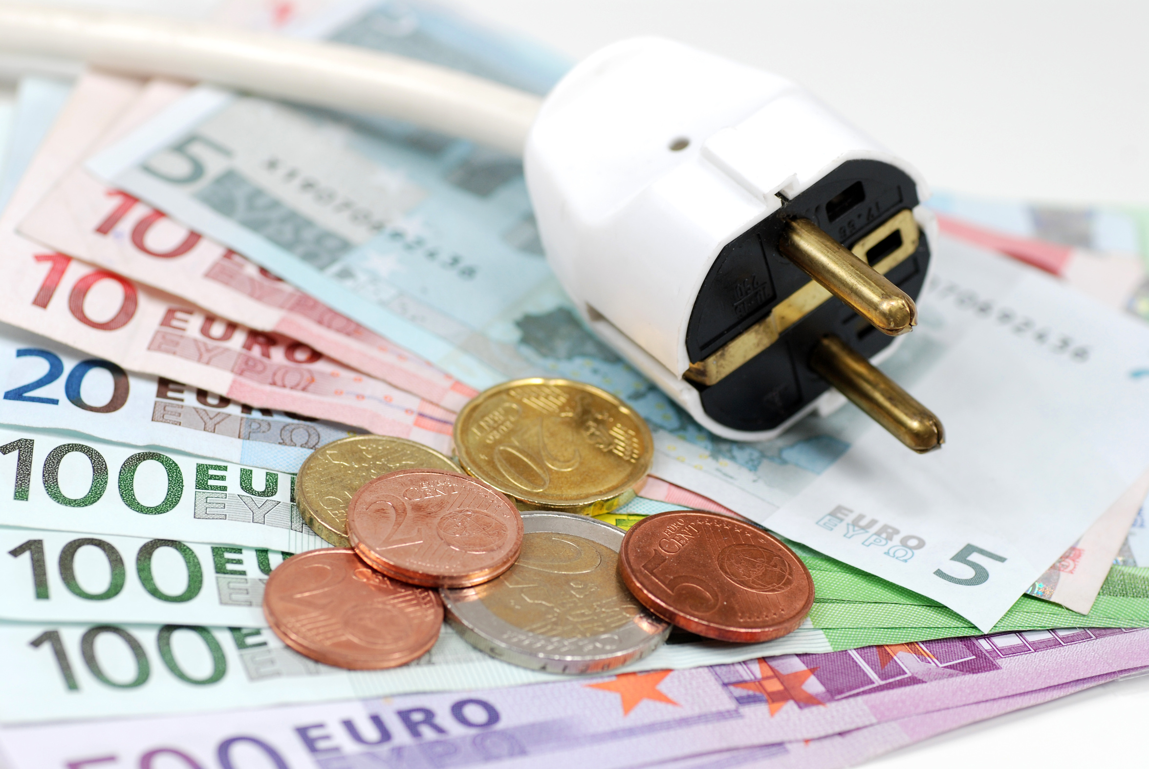 Durch den Wechsel des Stromanbieters lassen sich 200 Euro und mehr im Jahr sparen.