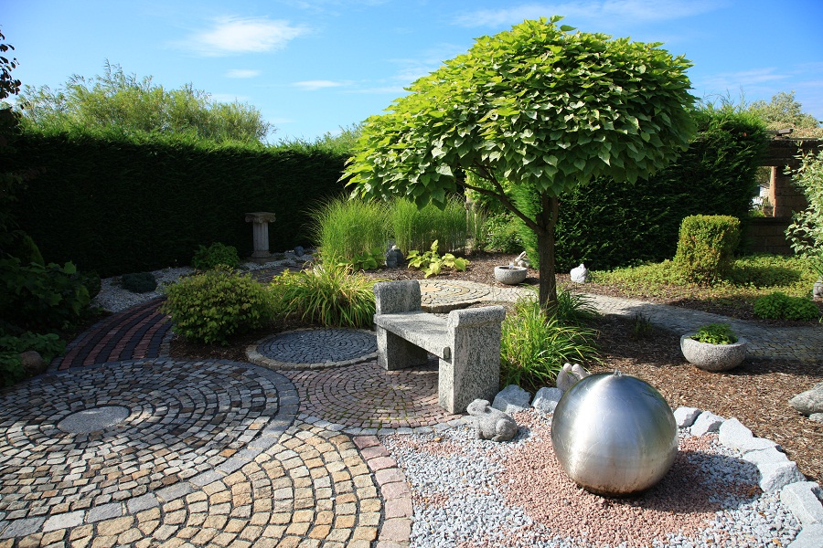 Die Vielfalt von Naturstein im Schaugarten von Biotopic Die Vielfalt von Naturstein im Schaugarten von Biotopic