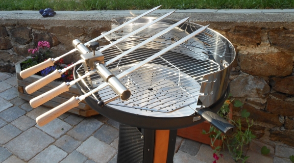 Steckerlfischgrill aus Edelstahl von Handlauf Inox Steckerlfischgrill aus Edelstahl von Handlauf Inox