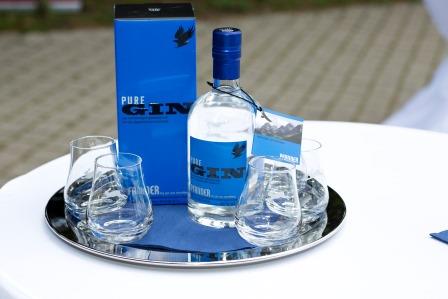 Neuestes Produkt der Privatdestillerie Pfanner - Pure Gin Neuestes Produkt der Privatdestillerie Pfanner - Pure Gin