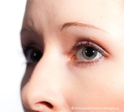 Eine Oberlidstraffung lässt die Augen wieder strahlen