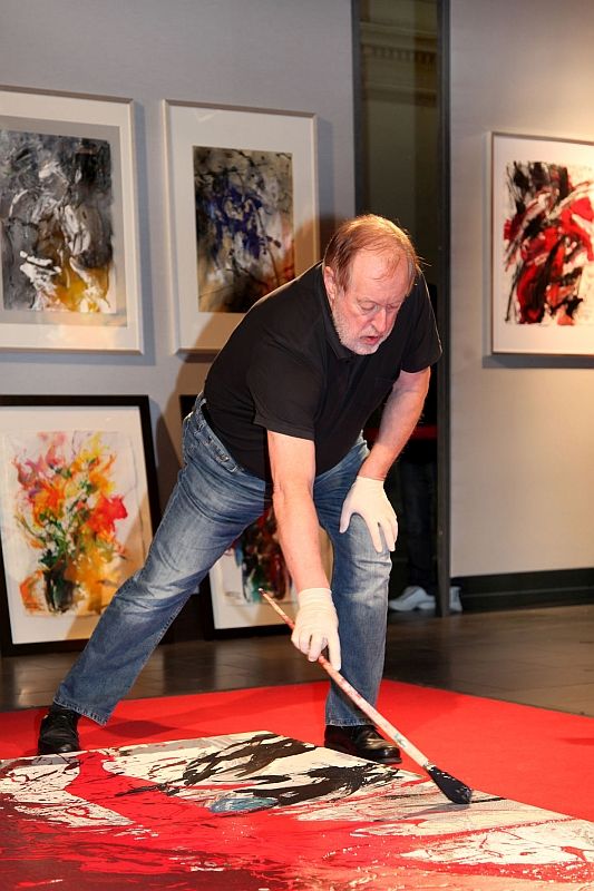 Der akademische Maler und Bildhauer Cornelius Richter hat kritisches Kunstwerk in Salzburg zum dorti Der akademische Maler und Bildhauer Cornelius Richter hat kritisches Kunstwerk in Salzburg zum dorti