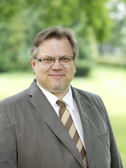 Dr. Heinz Rinas Dr. Heinz Rinas