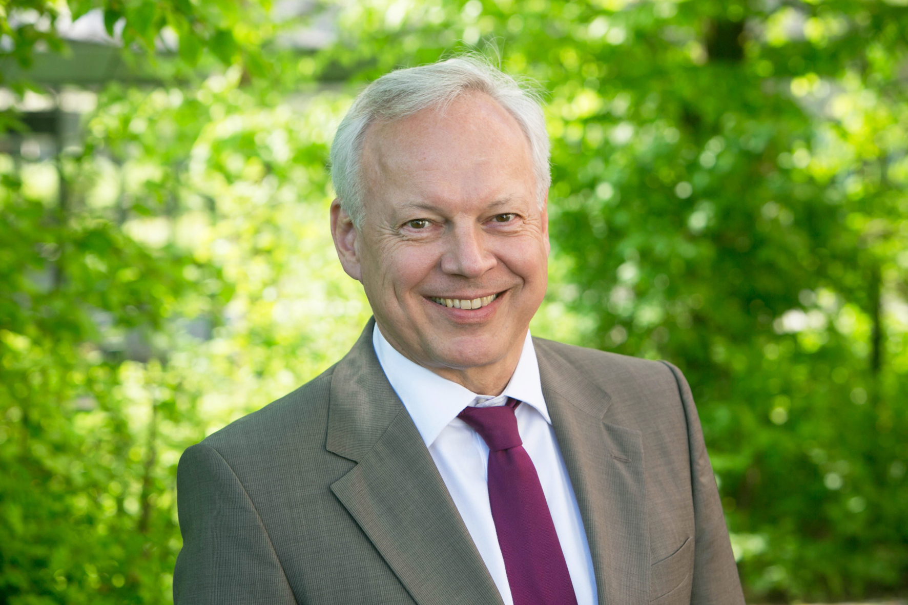 Prof. Dr. Axel Hillmann ist zum fünften Mal in der Sonderausgabe Gesundheit der Zeitschrift Prof. Dr. Axel Hillmann ist zum fünften Mal in der Sonderausgabe Gesundheit der Zeitschrift
