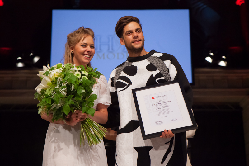Gewinner des AMD Best Graduate Nachwuchspreises 2014: Vera Kloiber und ihre Kollektion?mummery? Gewinner des AMD Best Graduate Nachwuchspreises 2014: Vera Kloiber und ihre Kollektion?mummery?