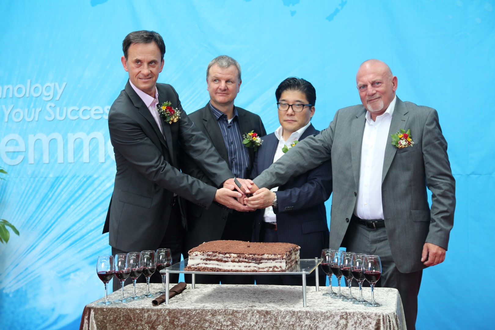 v.l.: Christian von der Linde, Josef Minster, Kim Jong-Chan, Norbert Hausfelder