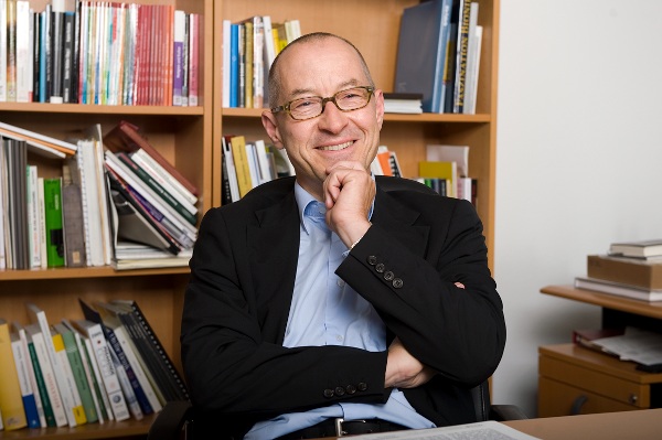 Das Konsumverhalten der Zukunft schilderte Dr. David Bosshart (GDI) auf den FBDi-Trendtagen. Das Konsumverhalten der Zukunft schilderte Dr. David Bosshart (GDI) auf den FBDi-Trendtagen.