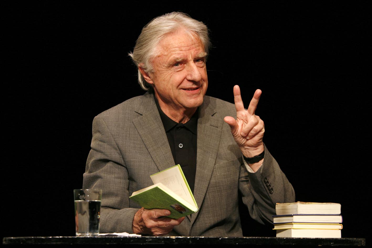 Emil Steinberger mit seinem aktuellen Programm Drei Engel Emil Steinberger mit seinem aktuellen Programm Drei Engel