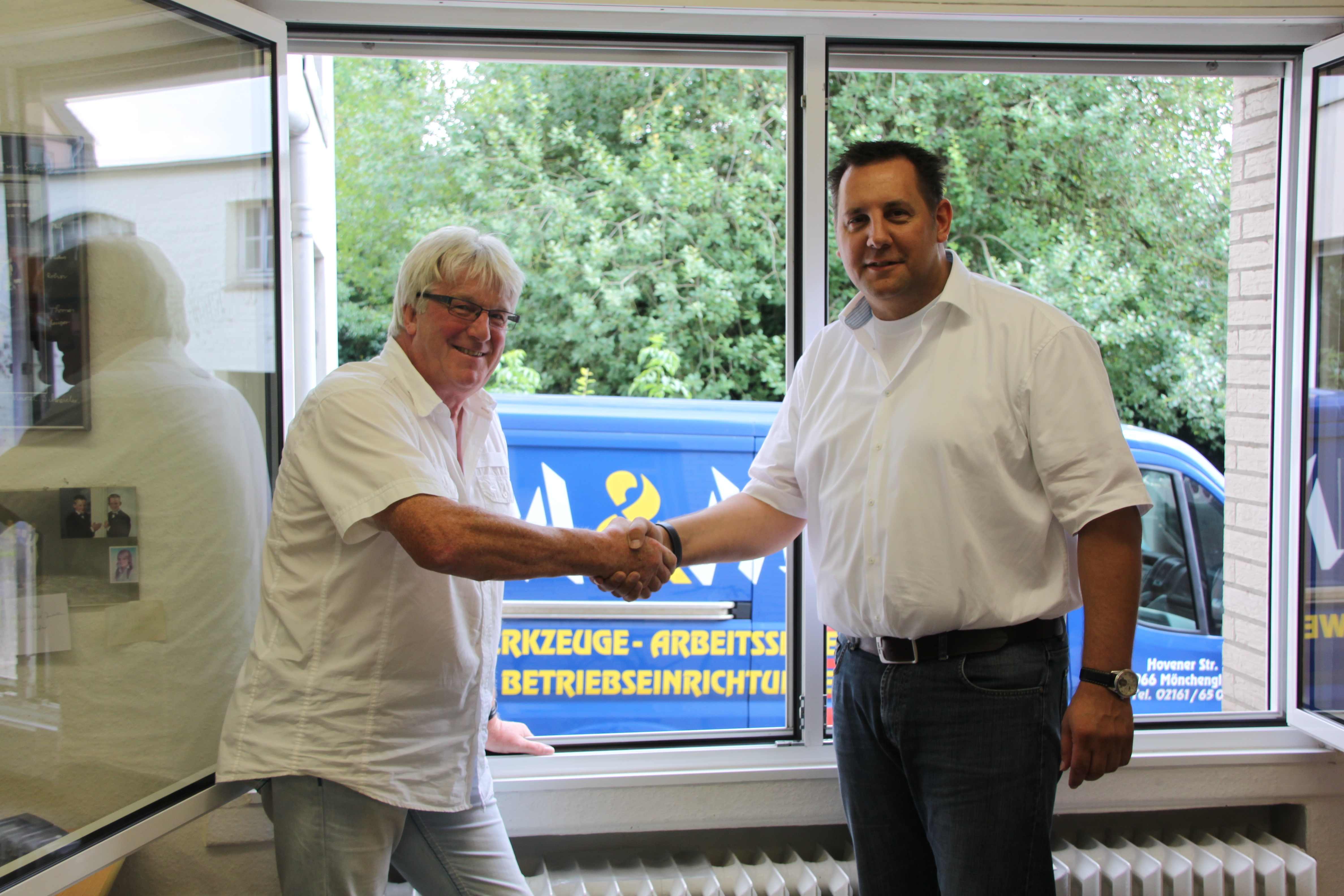 Gelungene Nachfolgeregelung für M&M: Helmut Mäurer (Verkäufer) und Heiko Krause (Käufer) Gelungene Nachfolgeregelung für M&M: Helmut Mäurer (Verkäufer) und Heiko Krause (Käufer)