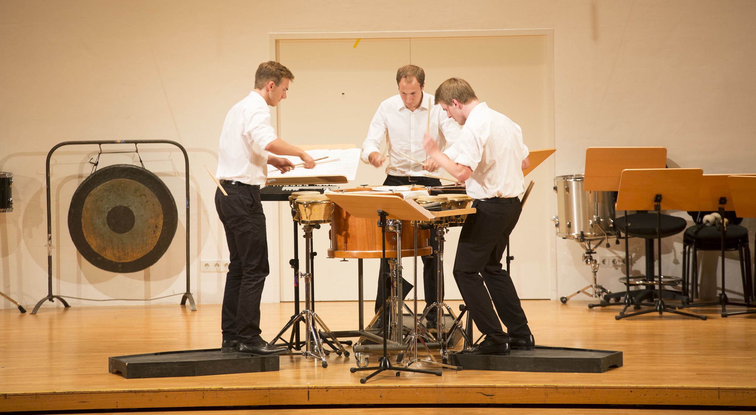 Schlagwerk-Ensemble der Sommerakademie?Universitätsaula 2013 Schlagwerk-Ensemble der Sommerakademie?Universitätsaula 2013