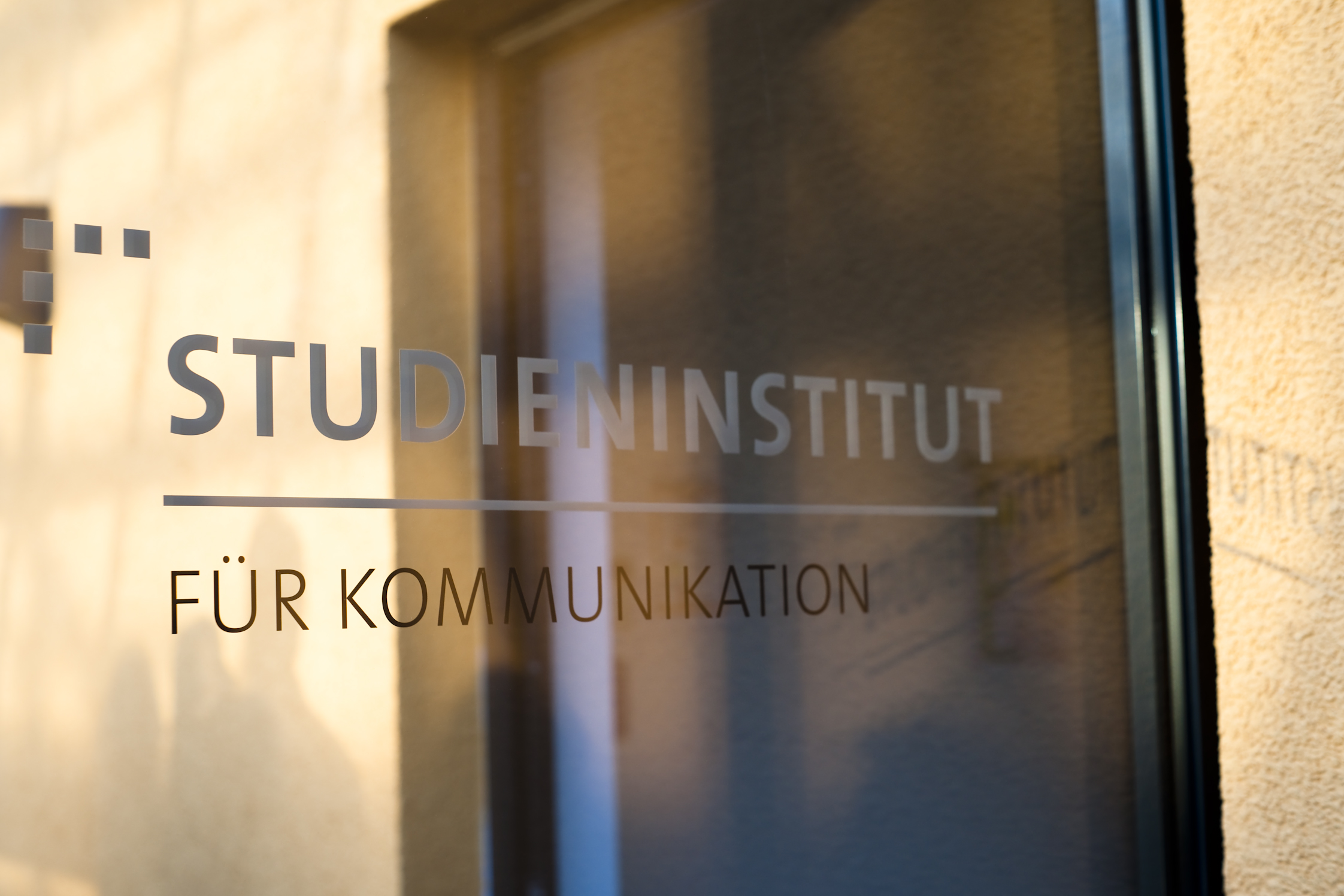 Berufsbegleitender Lehrgang zum PR-Manager beim Studieninstitut für Kommunikation