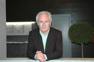 Prof. Dr. James Bruton kämpft für Moral und Ehtik in der Wirtschaft und in der Politik - auch beim T Prof. Dr. James Bruton kämpft für Moral und Ehtik in der Wirtschaft und in der Politik - auch beim T