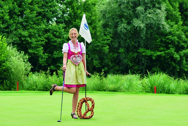 Zünftig beim Lederhosen Turnier im Golf Resort Bad Griesbach