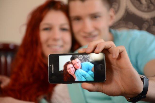 Kennenlernen per Handy-App Lovoo, das ist der neuste Trend. Kennenlernen per Handy-App Lovoo, das ist der neuste Trend.