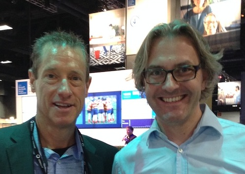 David Meerman Scott (li.) und Bernd Hoeck (re.) im Gesprächüber Newsjacking. David Meerman Scott (li.) und Bernd Hoeck (re.) im Gesprächüber Newsjacking.