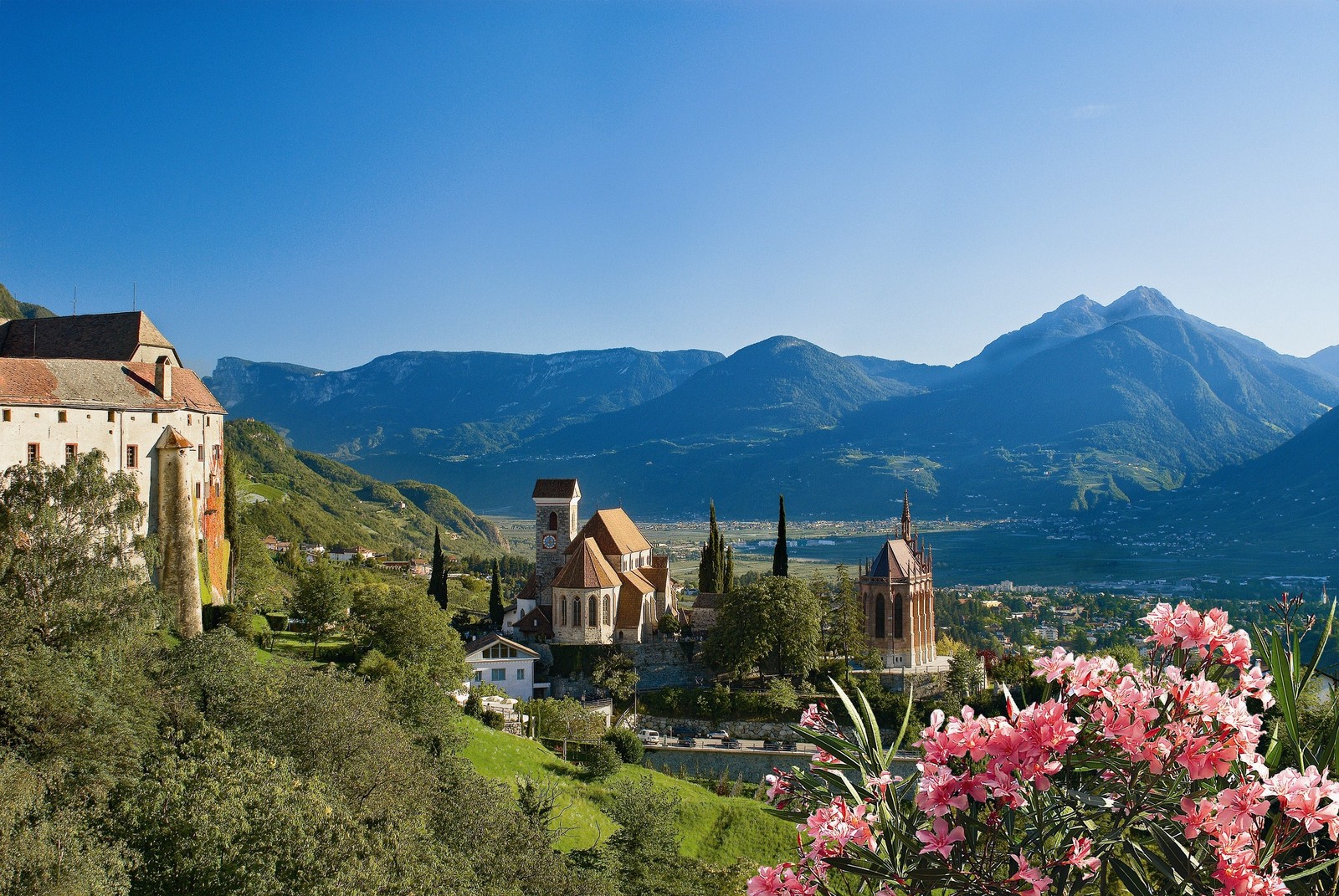 Das Dorf Schenna, Südtirol ? Hotel Tyrol Das Dorf Schenna, Südtirol ? Hotel Tyrol