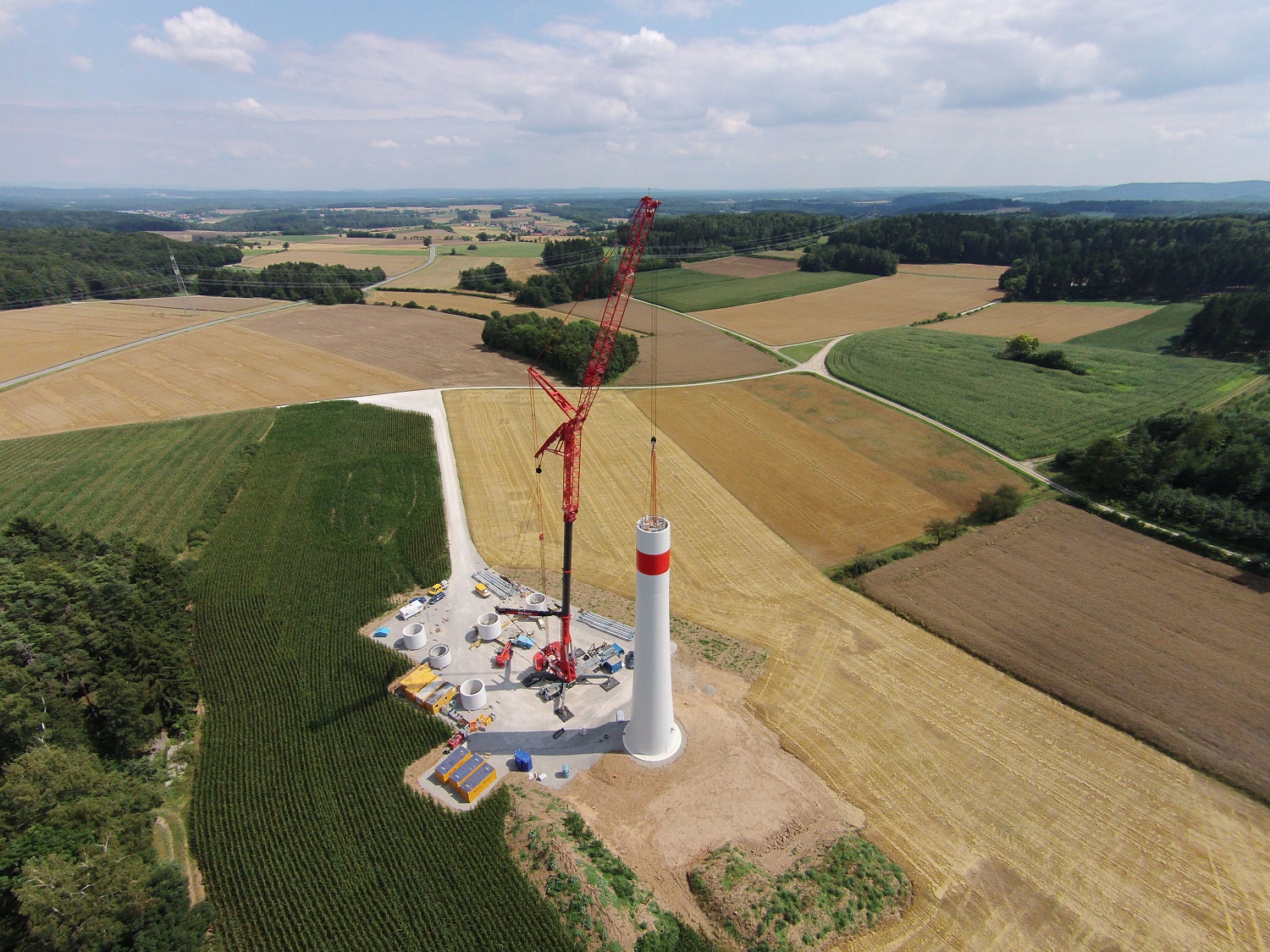 Um ein weiteres Windrad wird der NATURSTROM-Windpark bei Scheßlitz ergänzt. Um ein weiteres Windrad wird der NATURSTROM-Windpark bei Scheßlitz ergänzt.