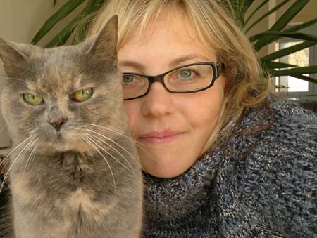 Tierpsychologin Susanne Peimann hilft Katzen und anderen Vierbeinern auch mit Homöopathie