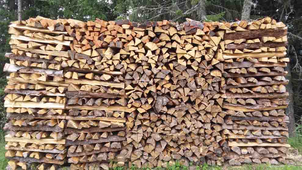 Beim Lagern von Holz generell auf ausreichende Durchlüftung achten - sonnige Standorte sind ide Beim Lagern von Holz generell auf ausreichende Durchlüftung achten - sonnige Standorte sind ide