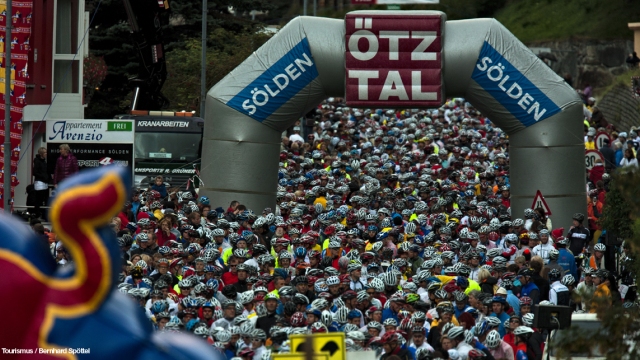 Startaufstellung beimÖtztaler Radmarathon