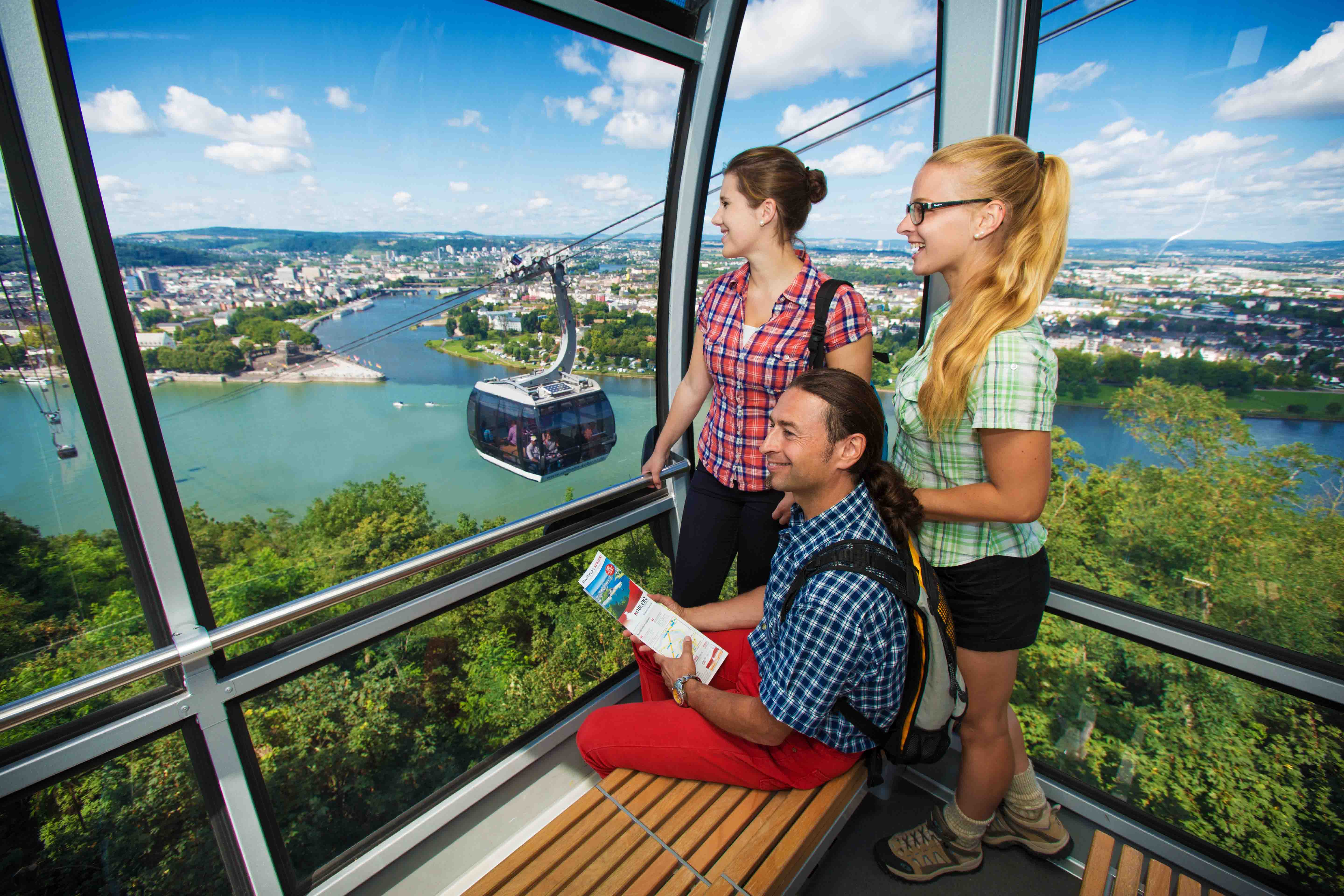 Zwei Flüsse, drei Premiumwege: Koblenz ist Knotenpunkt der Wanderwelt. Foto: Koblenz Touristik/ Zwei Flüsse, drei Premiumwege: Koblenz ist Knotenpunkt der Wanderwelt. Foto: Koblenz Touristik/