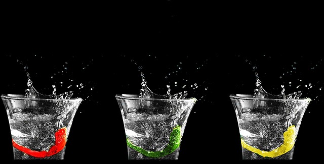 Reines Wasser mit Wasserfilter Reines Wasser mit Wasserfilter