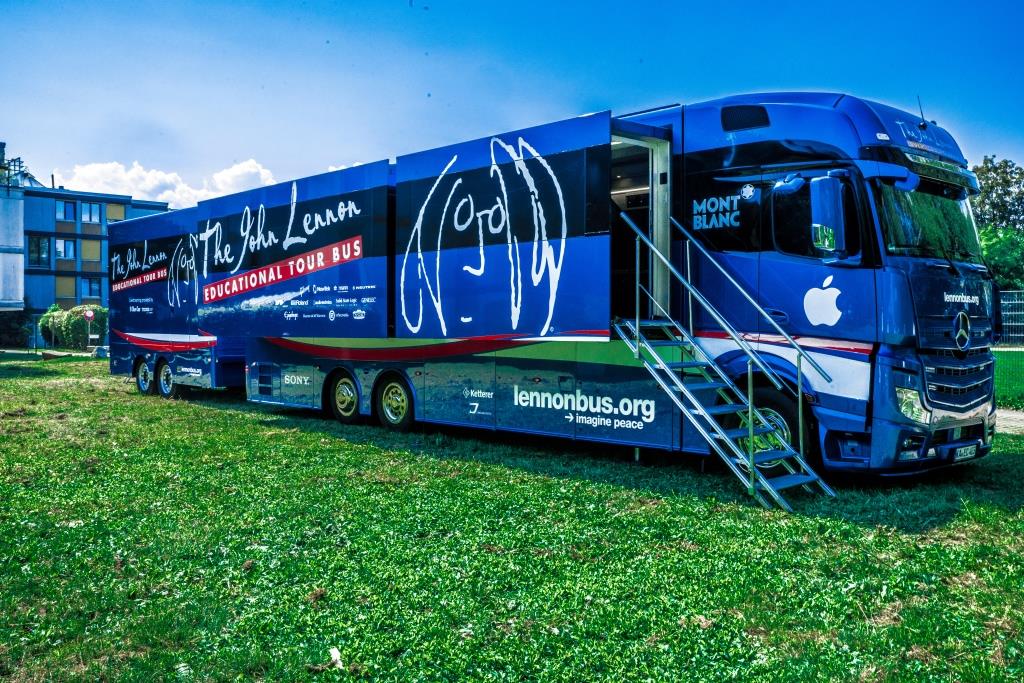 John Lennon Educational Tour Bus startet Herbsttour 2014