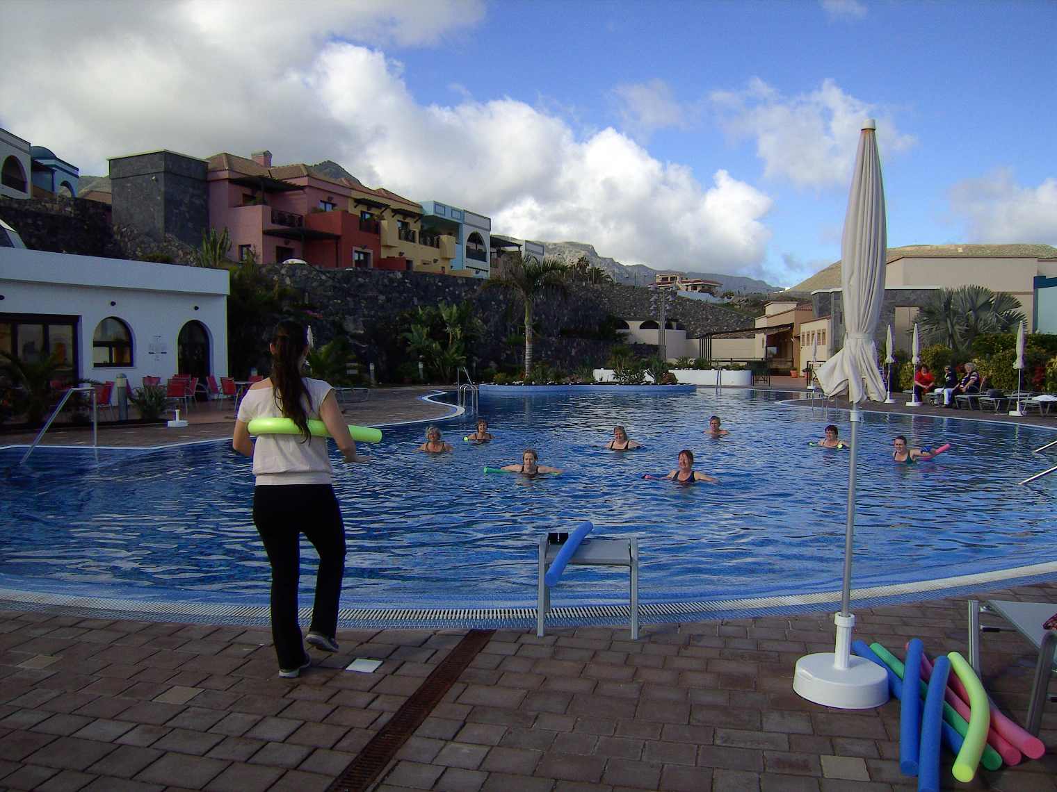Aquafitness im Außenpool auf Teneriffa
