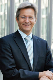 Elmar Frickenstein (BMW) ist einer der Top-Referenten des carIT Kongress 2014