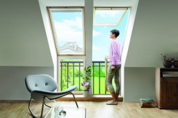 Moderne Dachfenster (hier mit Dachbalkon) sorgen für viel Tageslicht und geringe Energieverlust