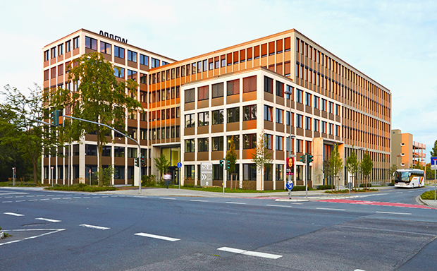 Das neue Arrow-Bürogebäude in Neu-Isenburg erfüllt den DNGB-Gold-Standard. Das neue Arrow-Bürogebäude in Neu-Isenburg erfüllt den DNGB-Gold-Standard.
